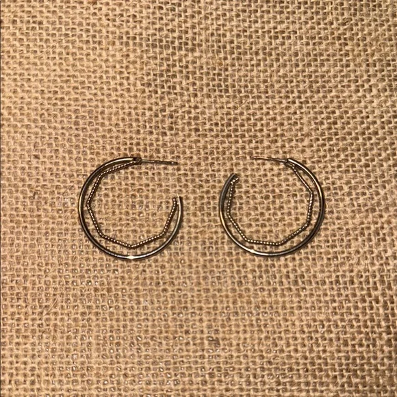 EUC Kenneth Jay Lane 1in Silver Double Hoop Earrings - Picture 7 of 8